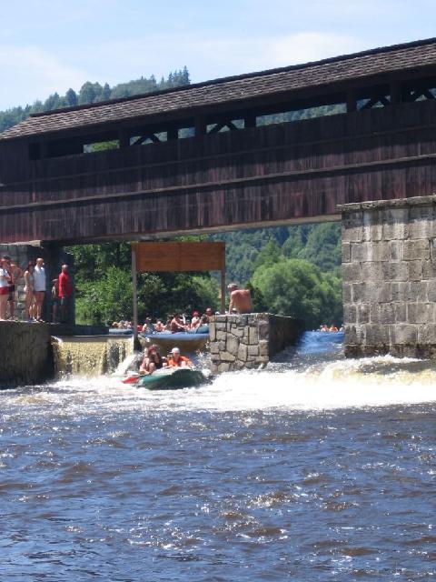 Záchranáři, Vltava 2007 > obr (33)